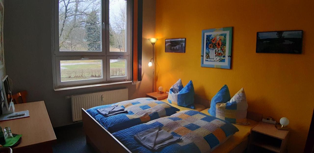 Gasthof Zum Alten Schulmeister Harra Bagian luar foto