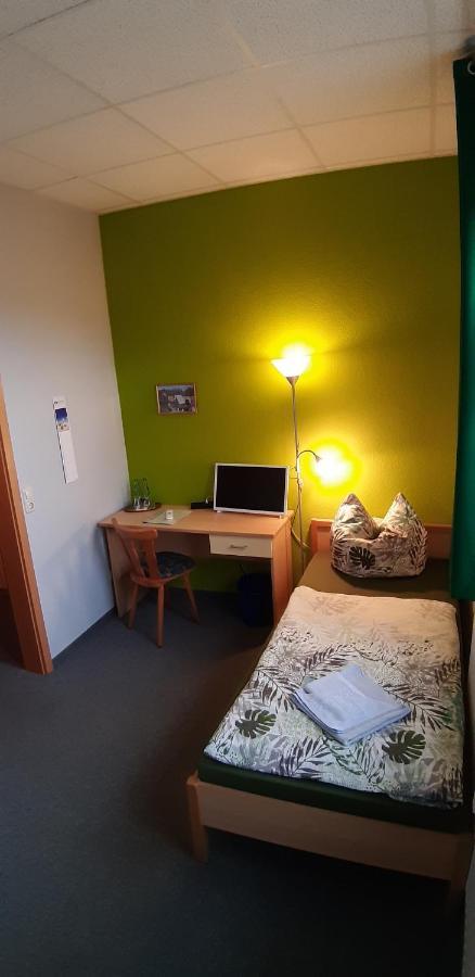 Gasthof Zum Alten Schulmeister Harra Bagian luar foto
