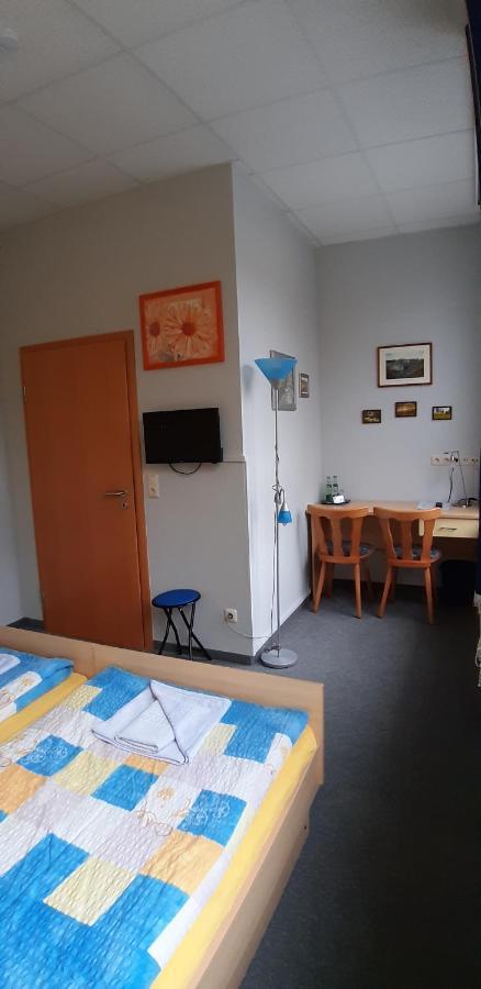 Gasthof Zum Alten Schulmeister Harra Bagian luar foto