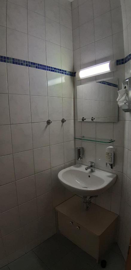 Gasthof Zum Alten Schulmeister Harra Bagian luar foto