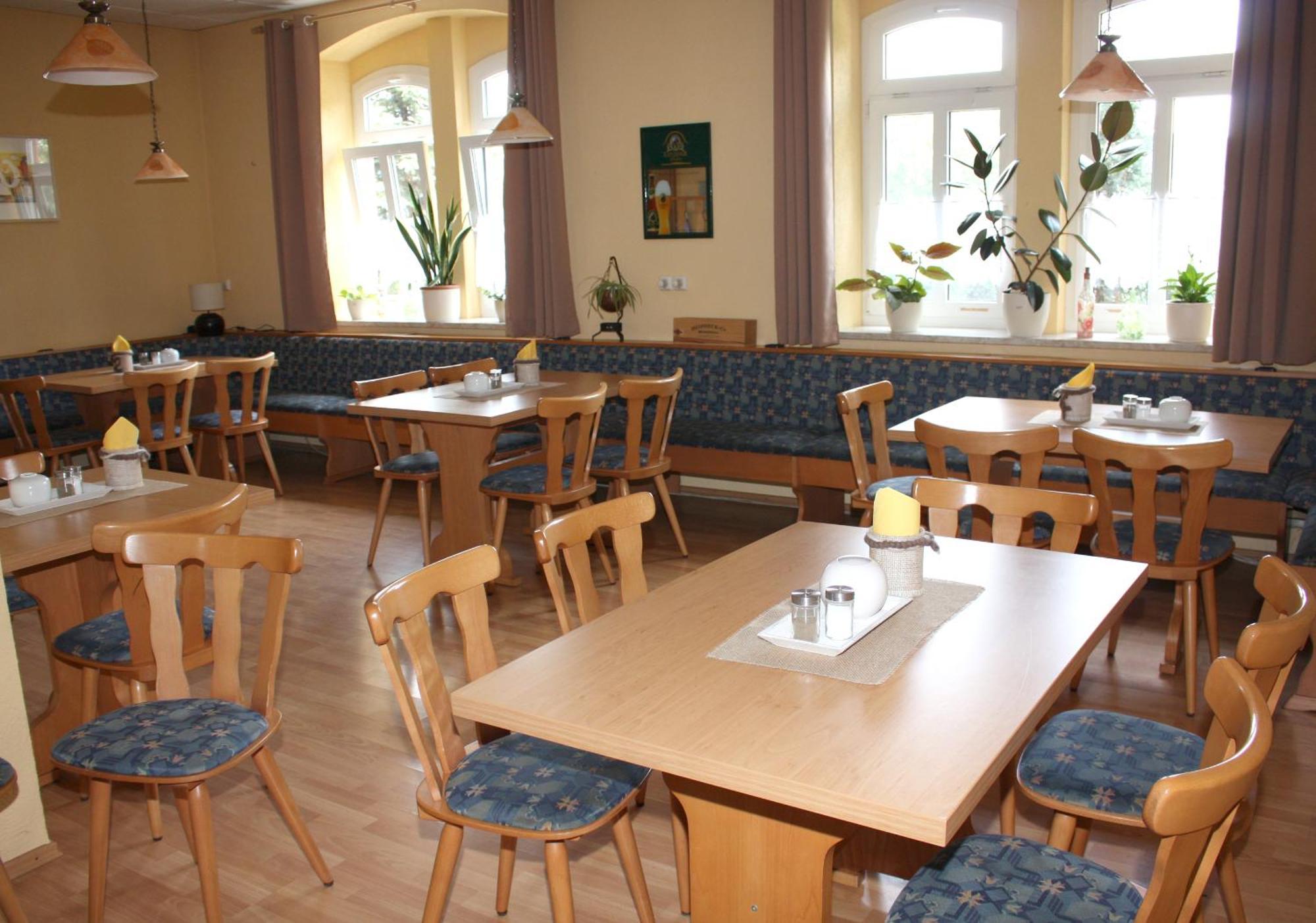 Gasthof Zum Alten Schulmeister Harra Bagian luar foto