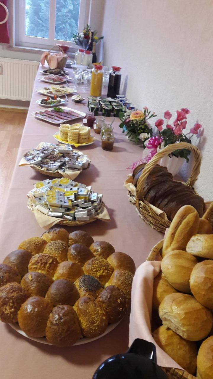 Gasthof Zum Alten Schulmeister Harra Bagian luar foto