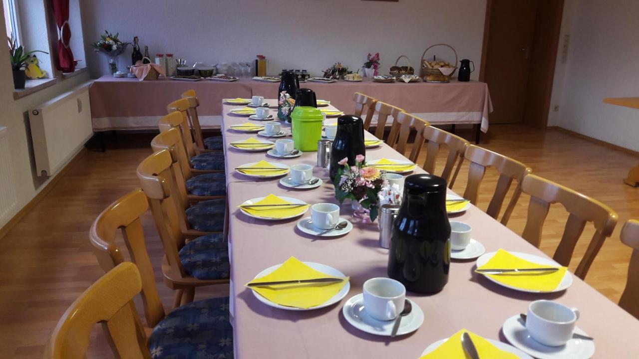 Gasthof Zum Alten Schulmeister Harra Bagian luar foto