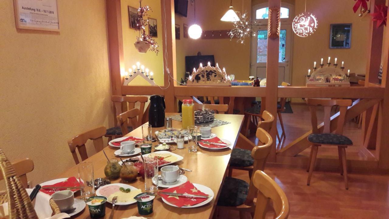 Gasthof Zum Alten Schulmeister Harra Bagian luar foto
