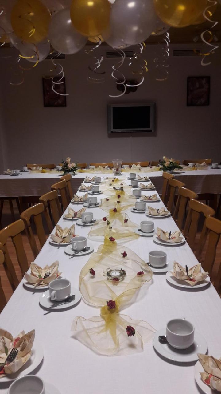 Gasthof Zum Alten Schulmeister Harra Bagian luar foto