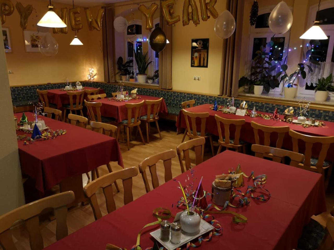 Gasthof Zum Alten Schulmeister Harra Bagian luar foto
